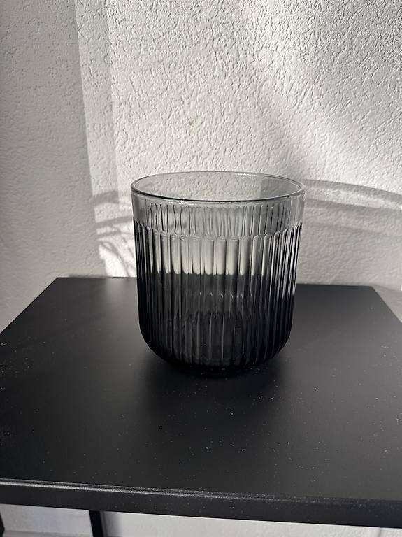 Vase & Récipients: Vase transparent – D'occasion à Vevey par diogodasilva_
