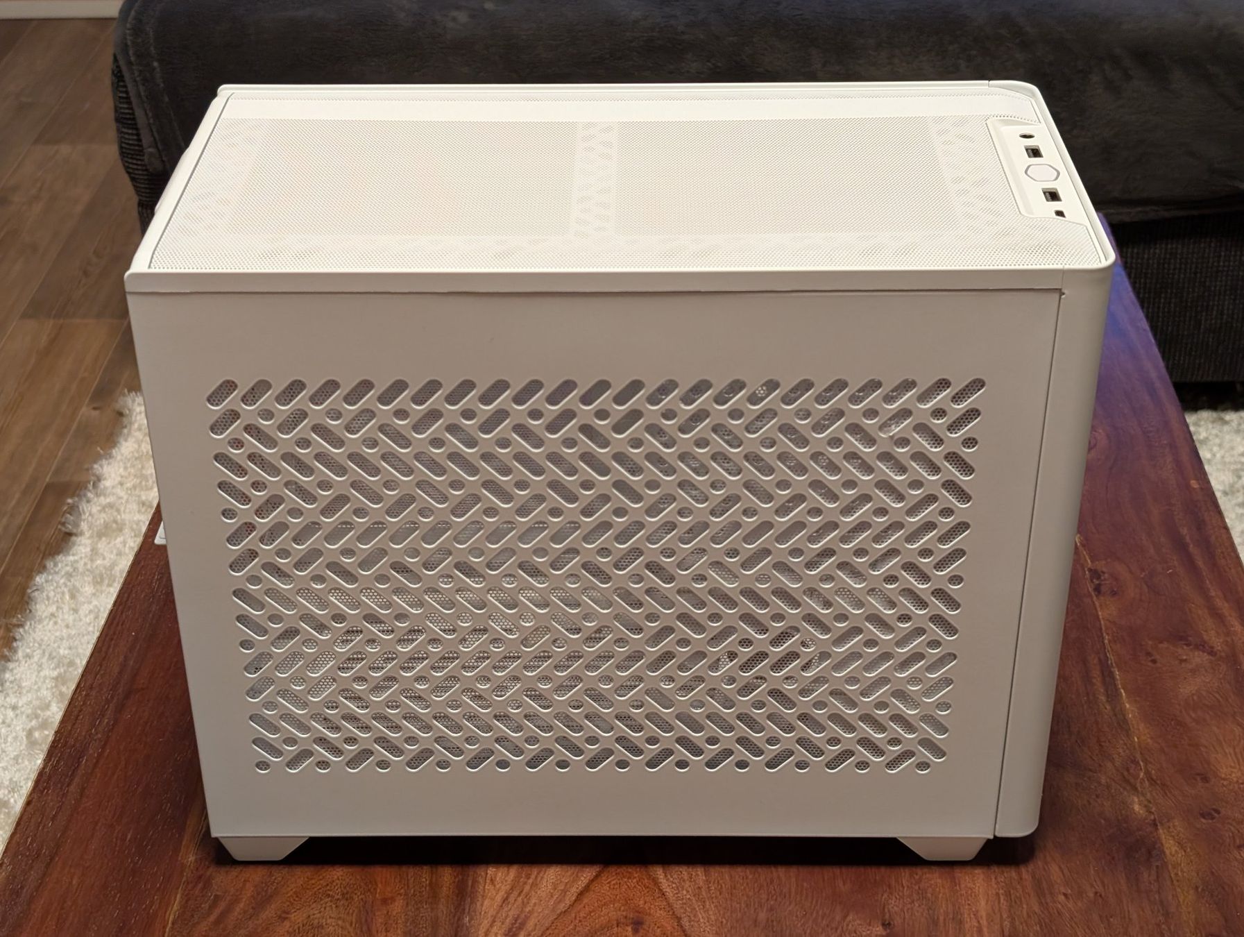 Custodie: CoolerMaster NR200P V2 Gehäuse – Usato da Zürich venduto da Toruko 1