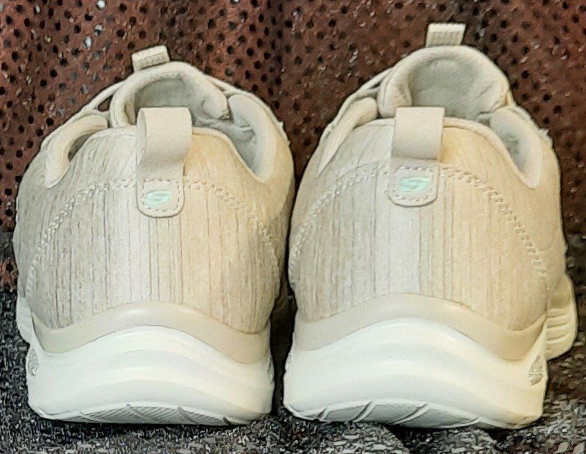 Skechers Scarpe da donna: SKECHERS Damen Sneaker Nat 40 – Nuovo (secondo la descrizione) da Seuzach venduto da VT-Collections2 1