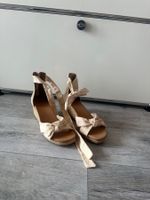UGG Keilsandaletten mit Schleifen – Grösse 39 – neuwertig