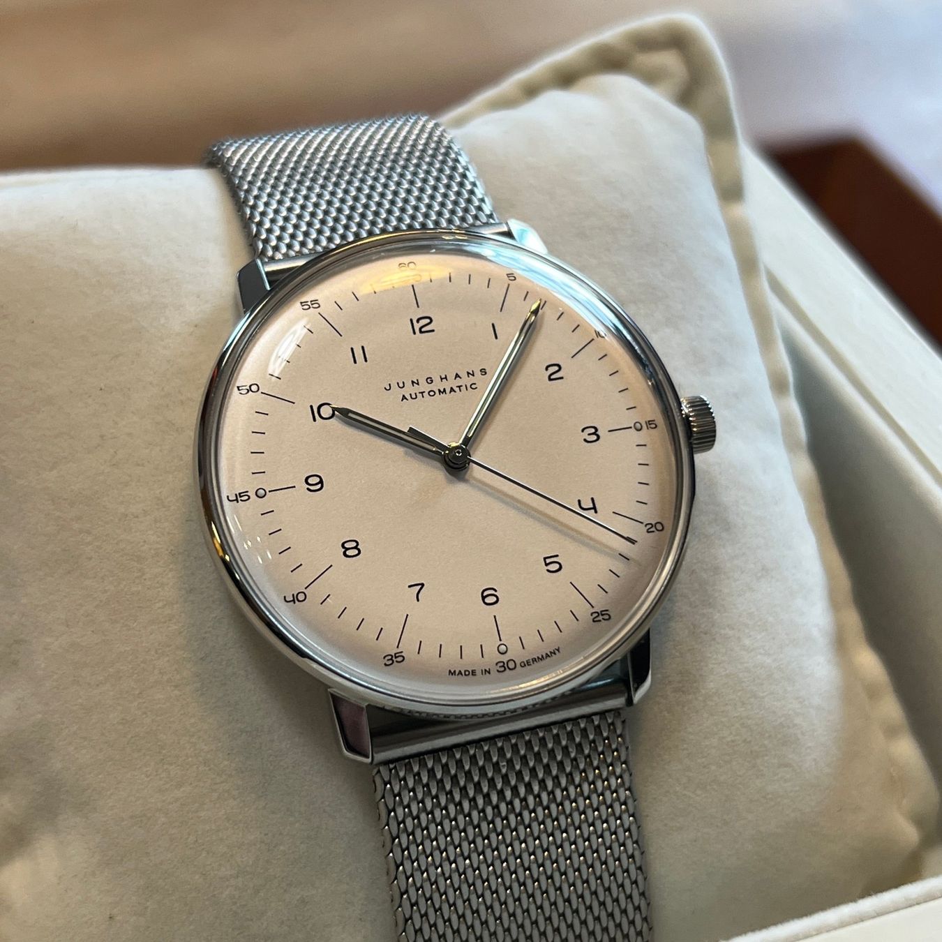 Junghans Uhren: Junghans Max Bill Automatic White Dial Full Set 27/3500 – Gebraucht aus Carouge GE von Watchaser 1