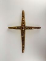 Croce brutalista modernista in bronzo arte sacra mid-century
