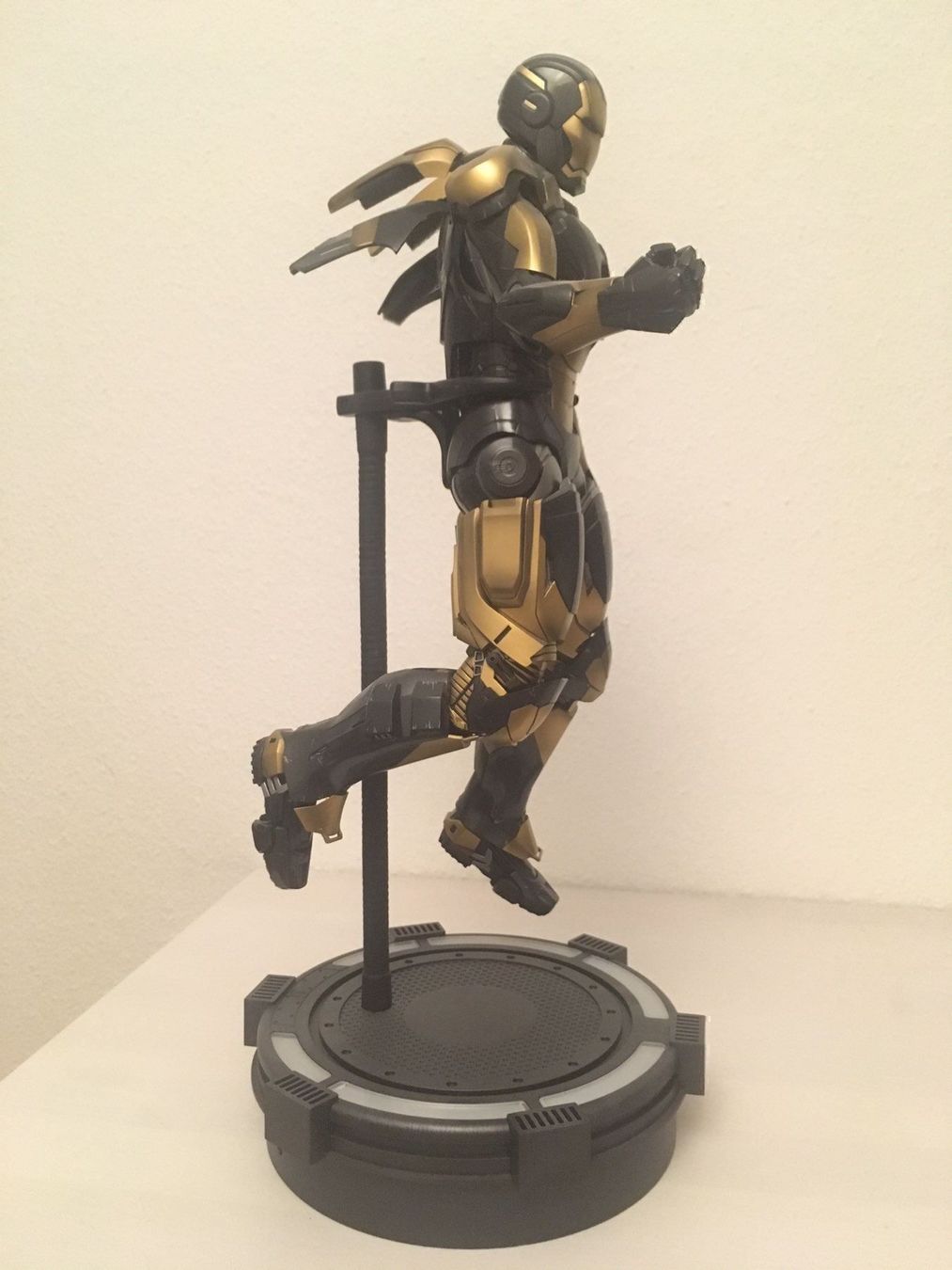 Hot Toys Figuren: Iron Man 3 Mark XX Python Hot Toy – Gebraucht aus Oberdorf SO von Radix2k 1