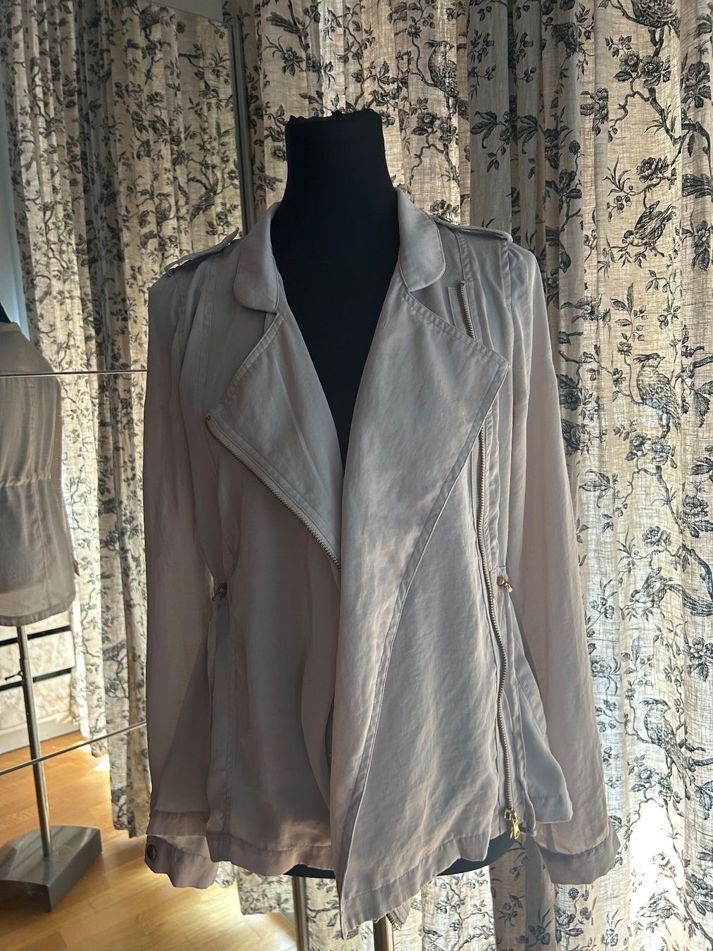 Giacche: LEICHTE JACKE ROSA/BEIGE – Usato da Luzern venduto da Suneha 1