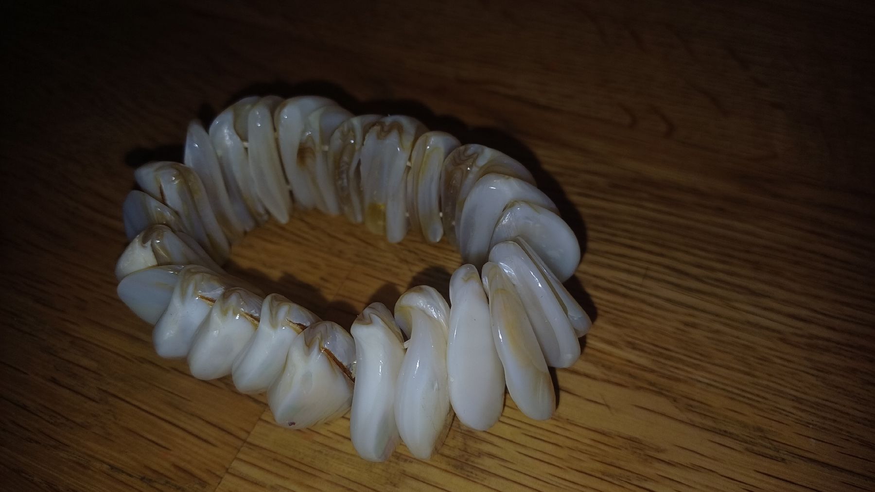 Catenine: Schöne weisse Pelmut Kette  – Usato da Flawil venduto da Pinkmalibu 2