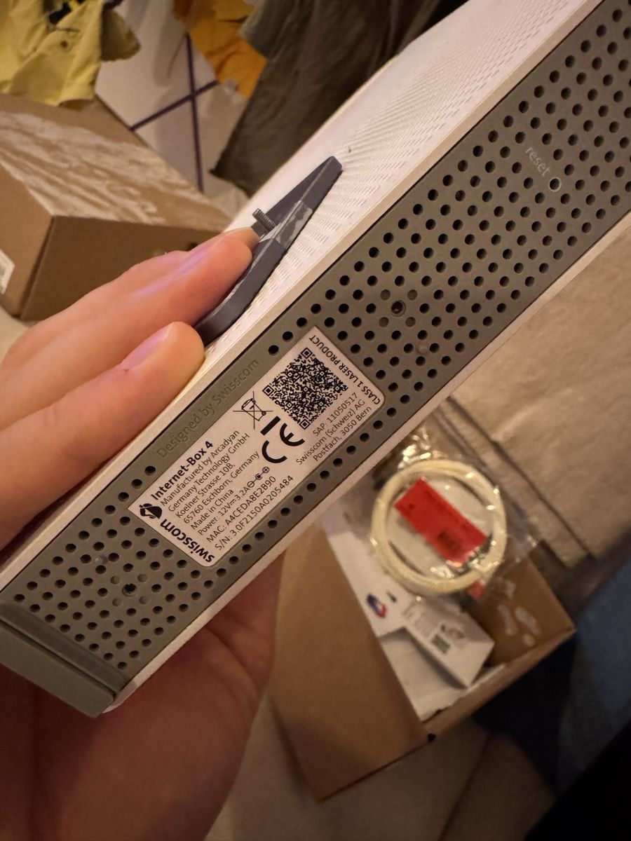 Swisscom Modem & Router: Swisscom Internet Box 4 + TV Box 21 Bundle – Usato da Baar venduto da Tailanjet 4