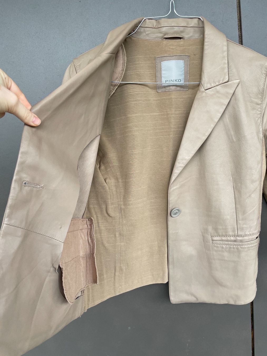 Pinko Giacche: 100% original PINKO leather blazer – Usato da Zug venduto da dim_np7l 2