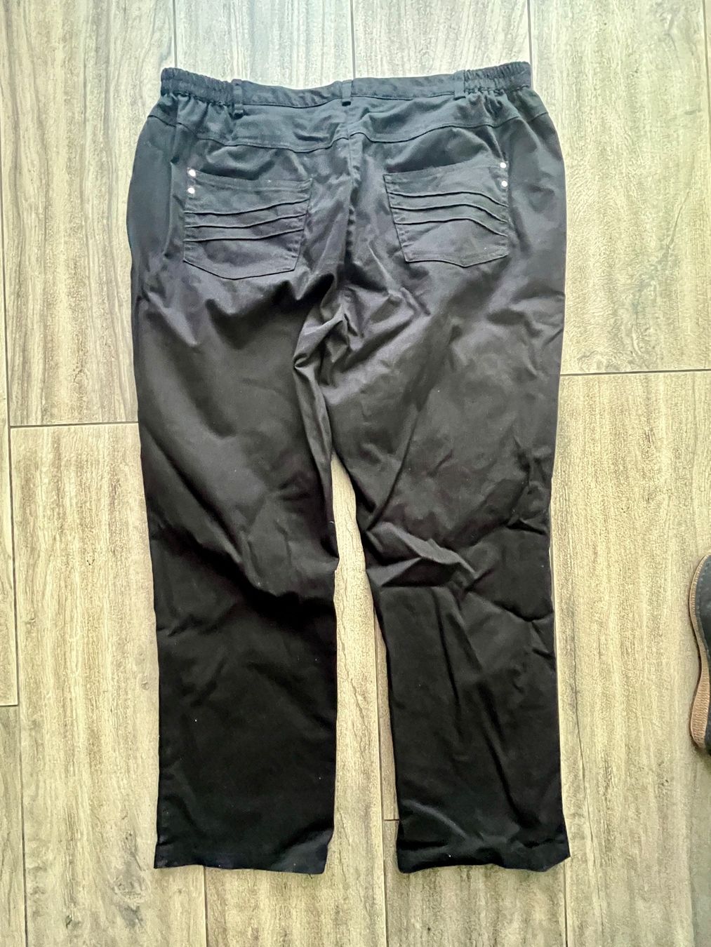 Pantaloni: Schwarze Hose – Usato da Strengelbach venduto da Lucaernest 2