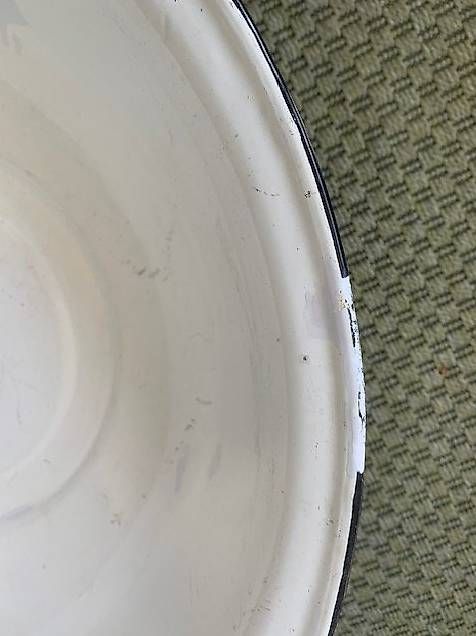 Ciotole: Emaille Schüssel gross – Usato da Kirchberg BE venduto da Rege 1