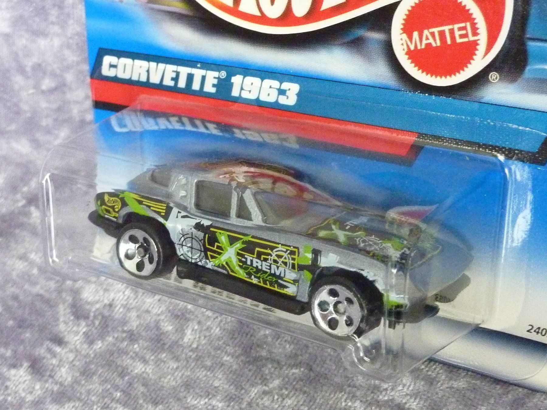 Hot Wheels Modellini d'auto: Chevy Corvette 63  1:64 – Nuovo e nell'imballaggio originale da Dürrenäsch venduto da modellautos4you 2