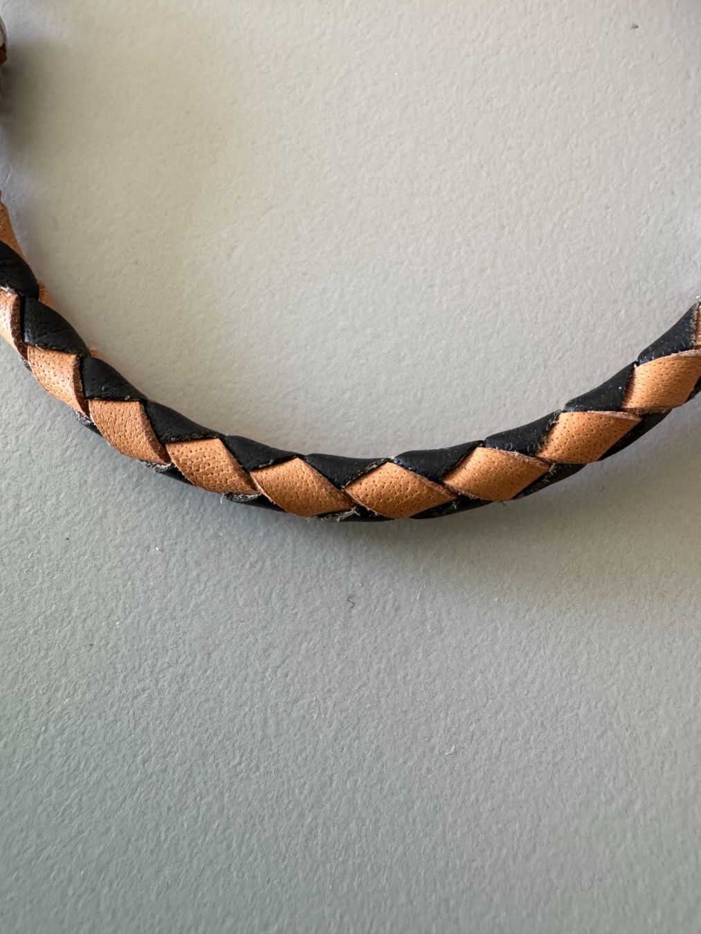 Armbänder & -reifen: Lederarmband handgeflochten, mit Silberteil – Neu und originalverpackt aus Stäfa von Mofi8712 3