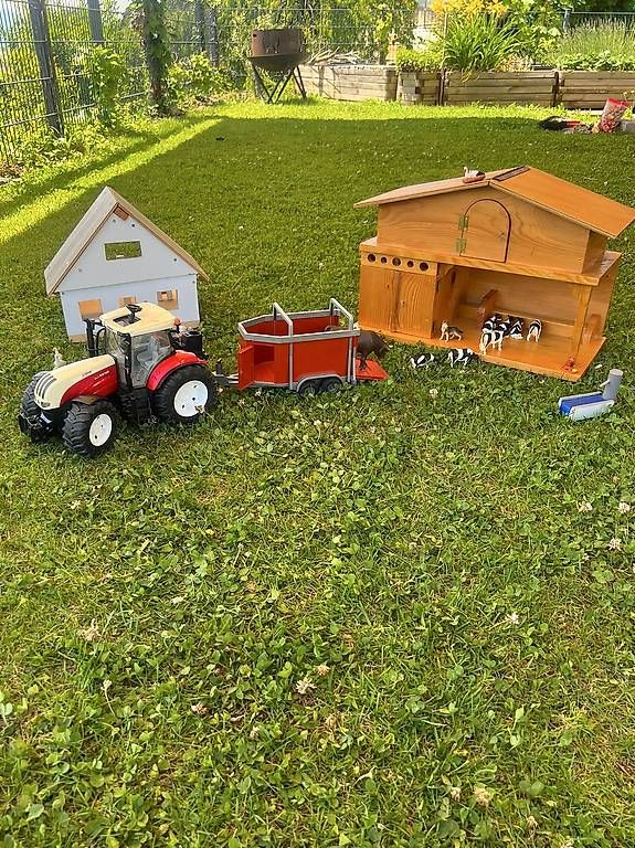 Giocattoli: Bauernhofset inkl. Traktor und Anhänger – Usato da Eschenbach SG venduto da Nadja0204