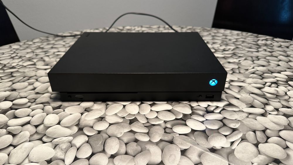 X BOX ONE X 1TB Jahrgang 2019 (Gebraucht) in Aesch BL für CHF 90 – mit ...