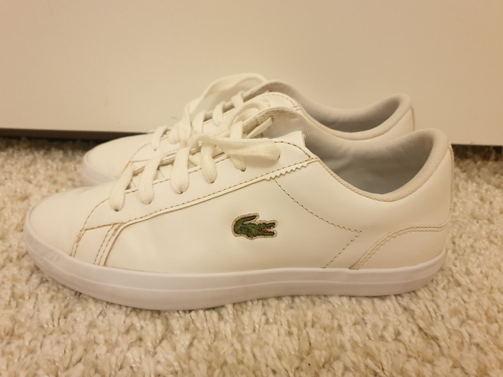 Lacoste Scarpe da donna: Baskets Lacoste, 37, blanches, très bon état – Usato da Neuchâtel venduto da Verenas12