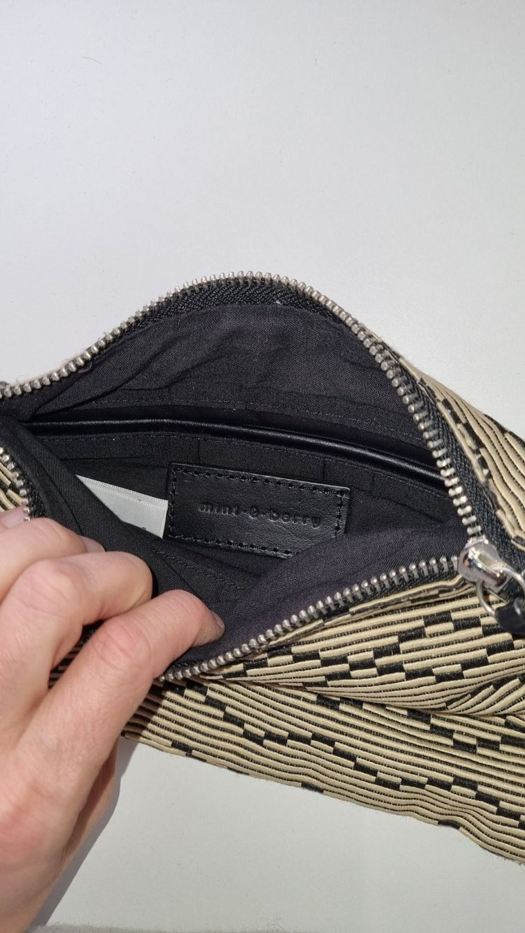 Mint & Berry Taschen für Damen: Clutch Tasche Mint&Berry schwarz/gold – Gebraucht aus Wohlen AG von stephanieAG 1