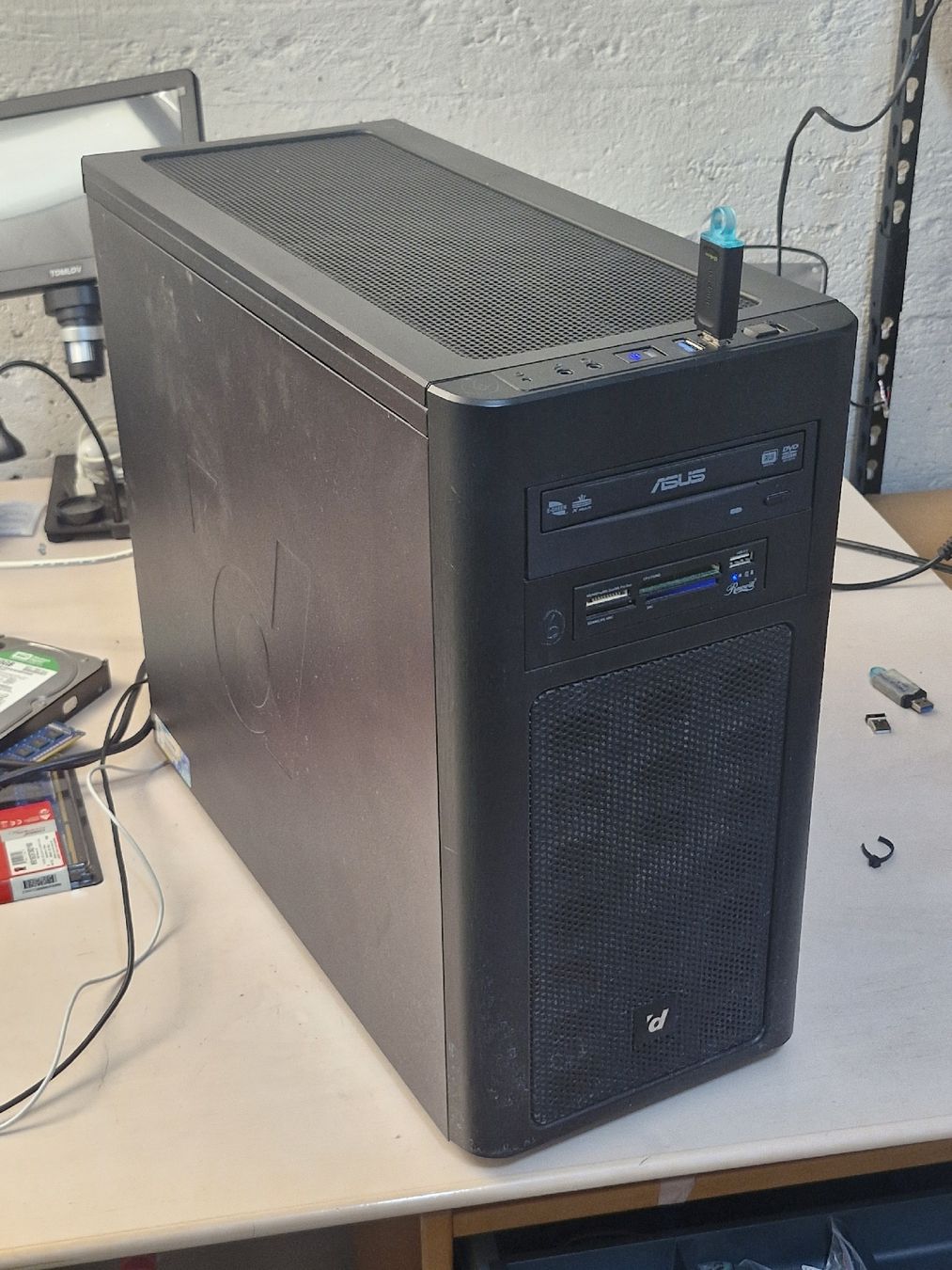 Asus PCs: Komplett PC Set i5 16GB SSD RAID NVIDIA Wifi Office – Gebraucht aus Adliswil von SaveElektro