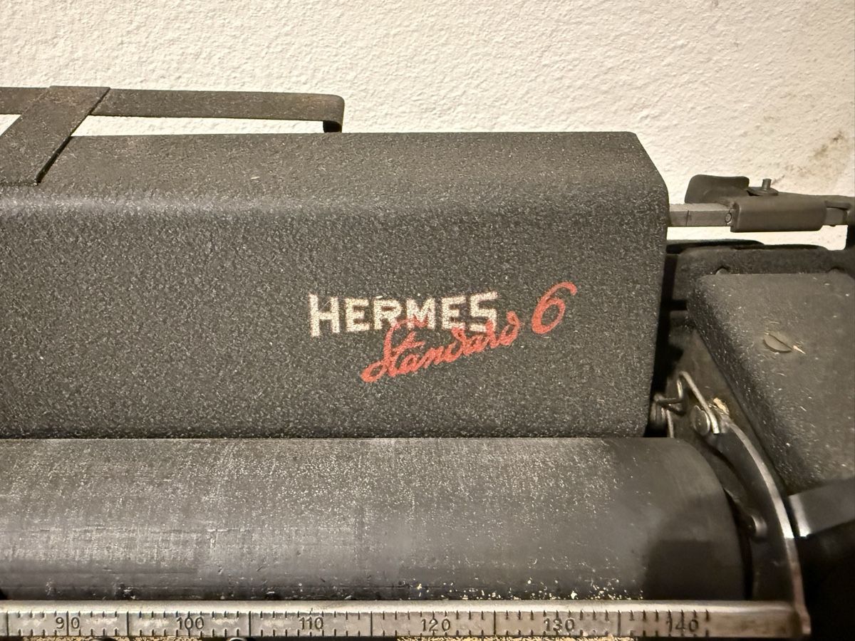 Hermès Macchine da scrivere: Antike Schreibmaschine – Usato da Rickenbach Sulz venduto da pbf9 1