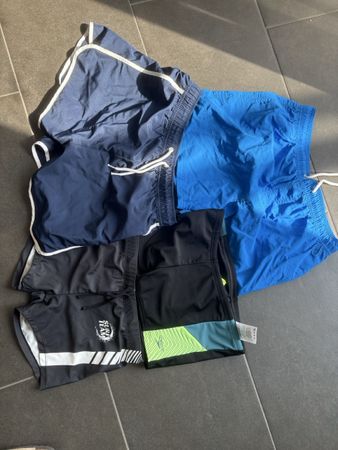 Badehosen Set Junge 4 Teile Grösse M/164-176 guter Zustand