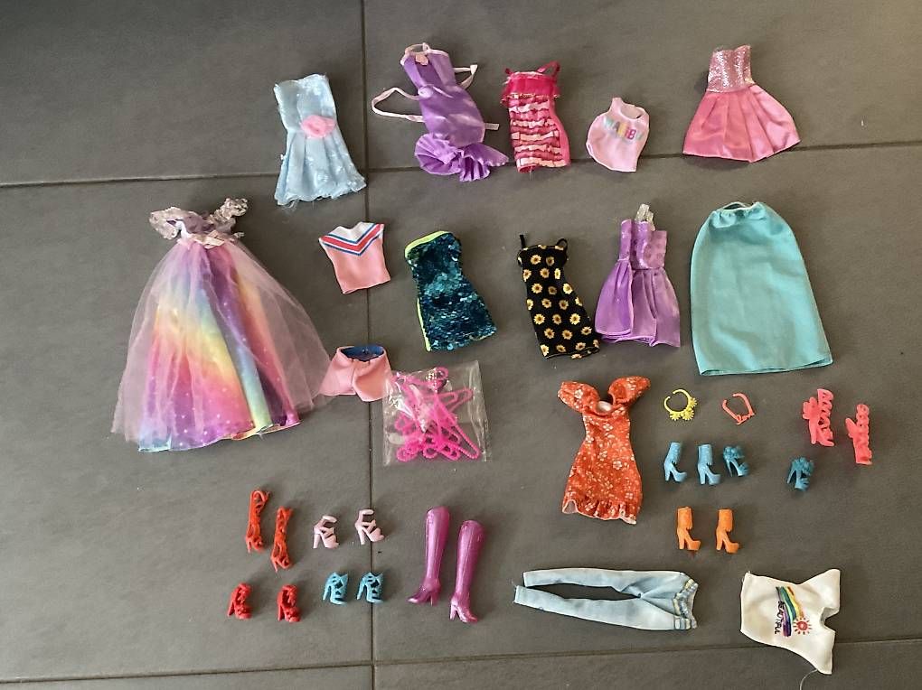 Bambole: Habite pour barbie – Usato da Yvonand venduto da MartinL01