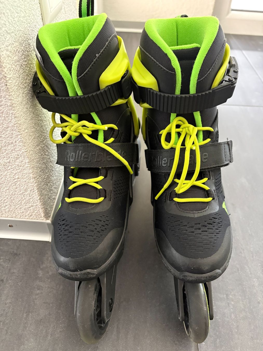Pattini in linea & Pattini a rotelle: Patin inline RollerBlade enfants – Usato da Courtepin venduto da spitfire320 2