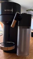 Nespresso Vertuo fast neu inkl. zirka 70 Kapseln