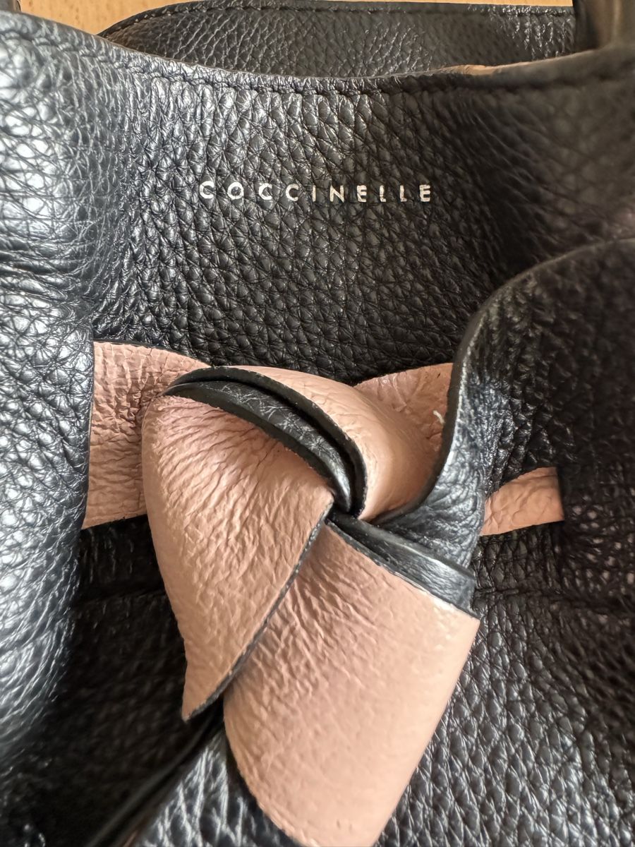 Coccinelle Taschen für Damen: Coccinelle Sac à main noir, cuir véritable – Gebraucht aus Morges von sandy069 3