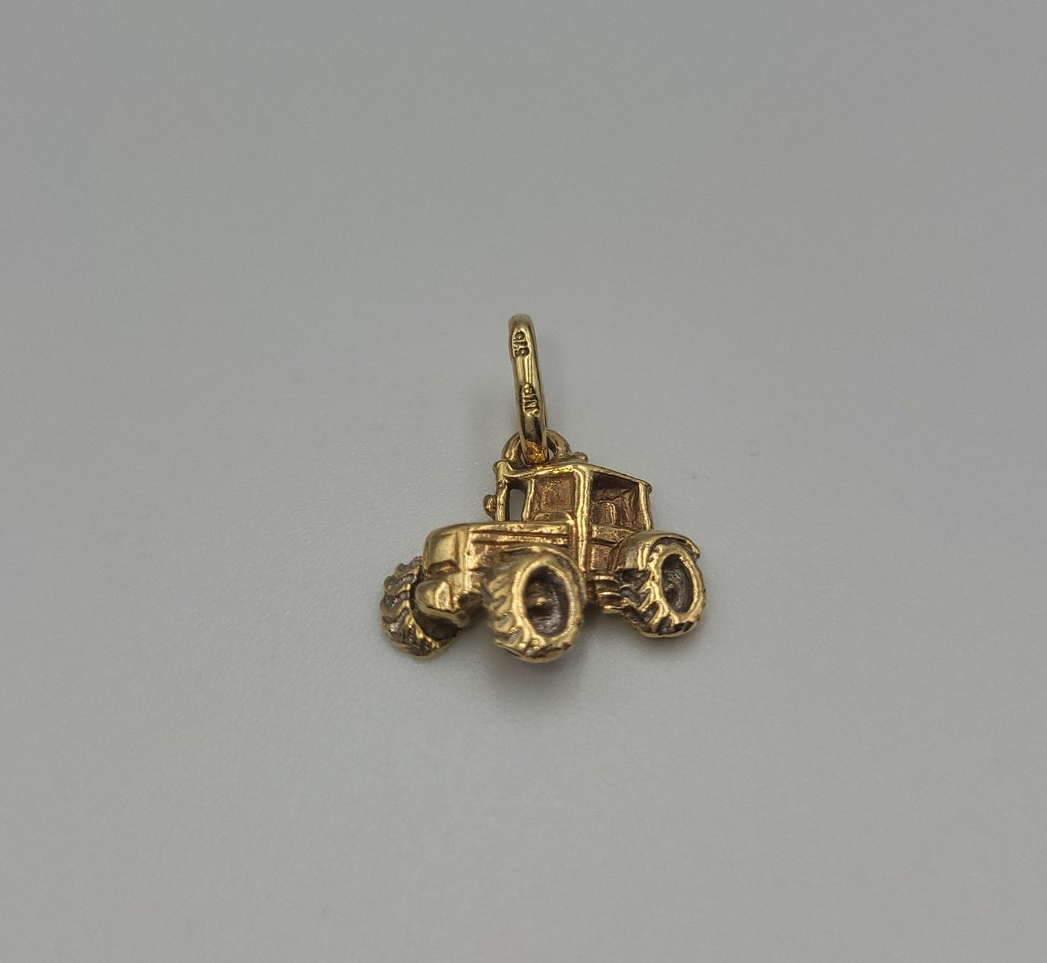 Ciondoli: Gold 375 Traktor Anhänger – Usato da Wald ZH venduto da Dasilver