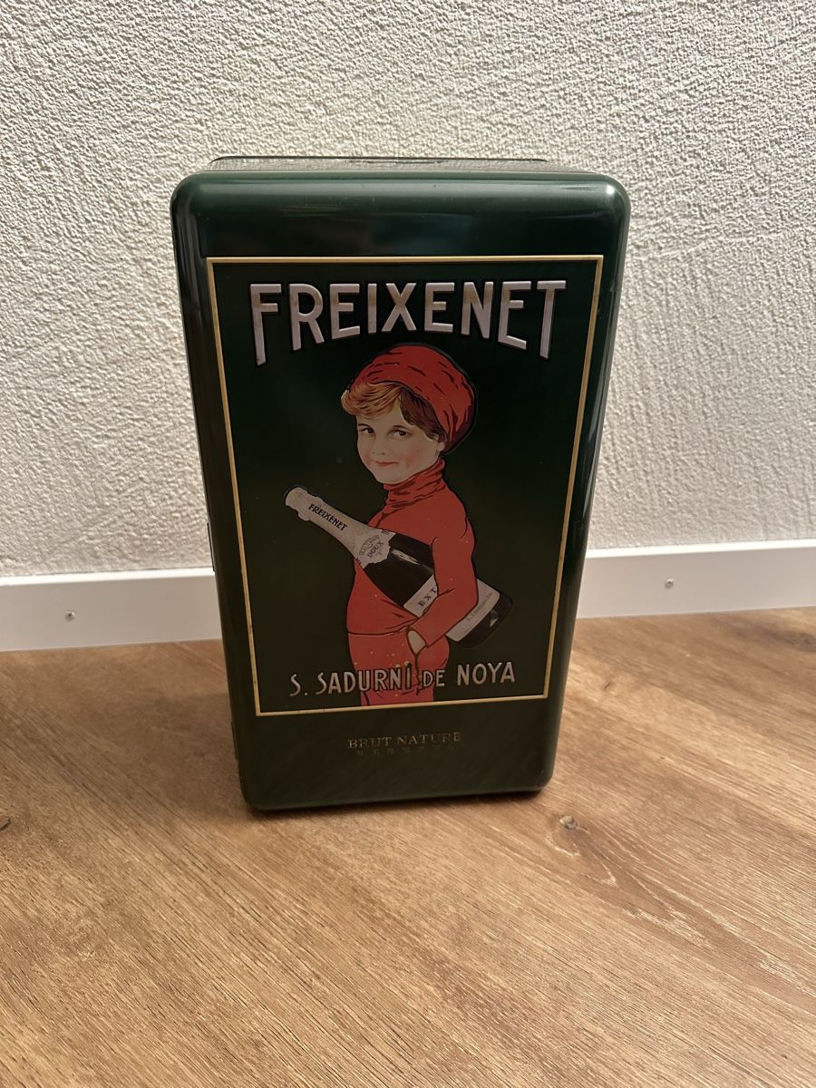 Barattoli: Freixenet Blechbox, Vintage Design, Selten. – Usato da Zürich venduto da yvonne.knoblauch