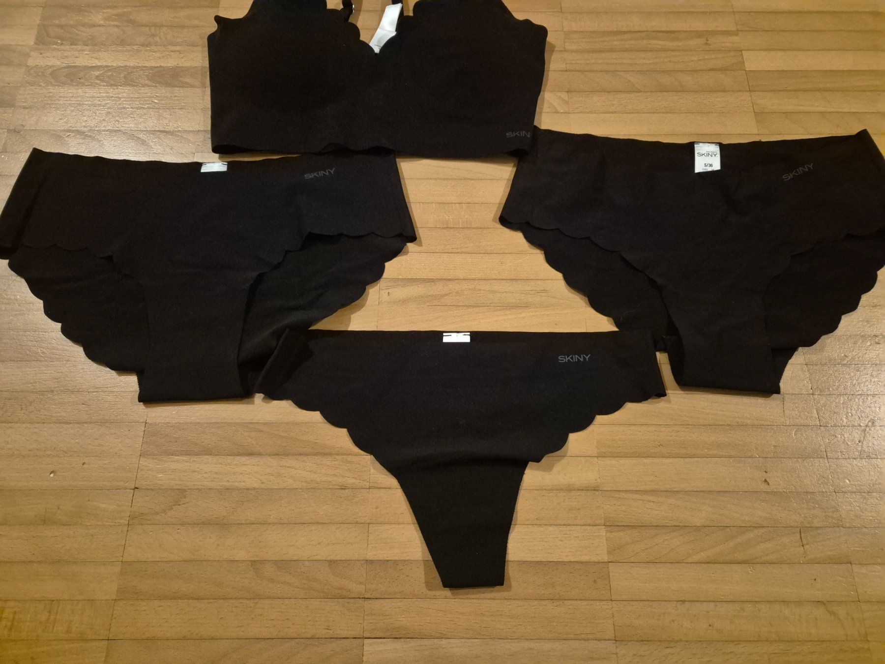 Altra biancheria intima: Skiny Bustier, 2 Panties, 1 String, Gr. S – Nuovo (secondo la descrizione) da Bern venduto da grisu_79 2