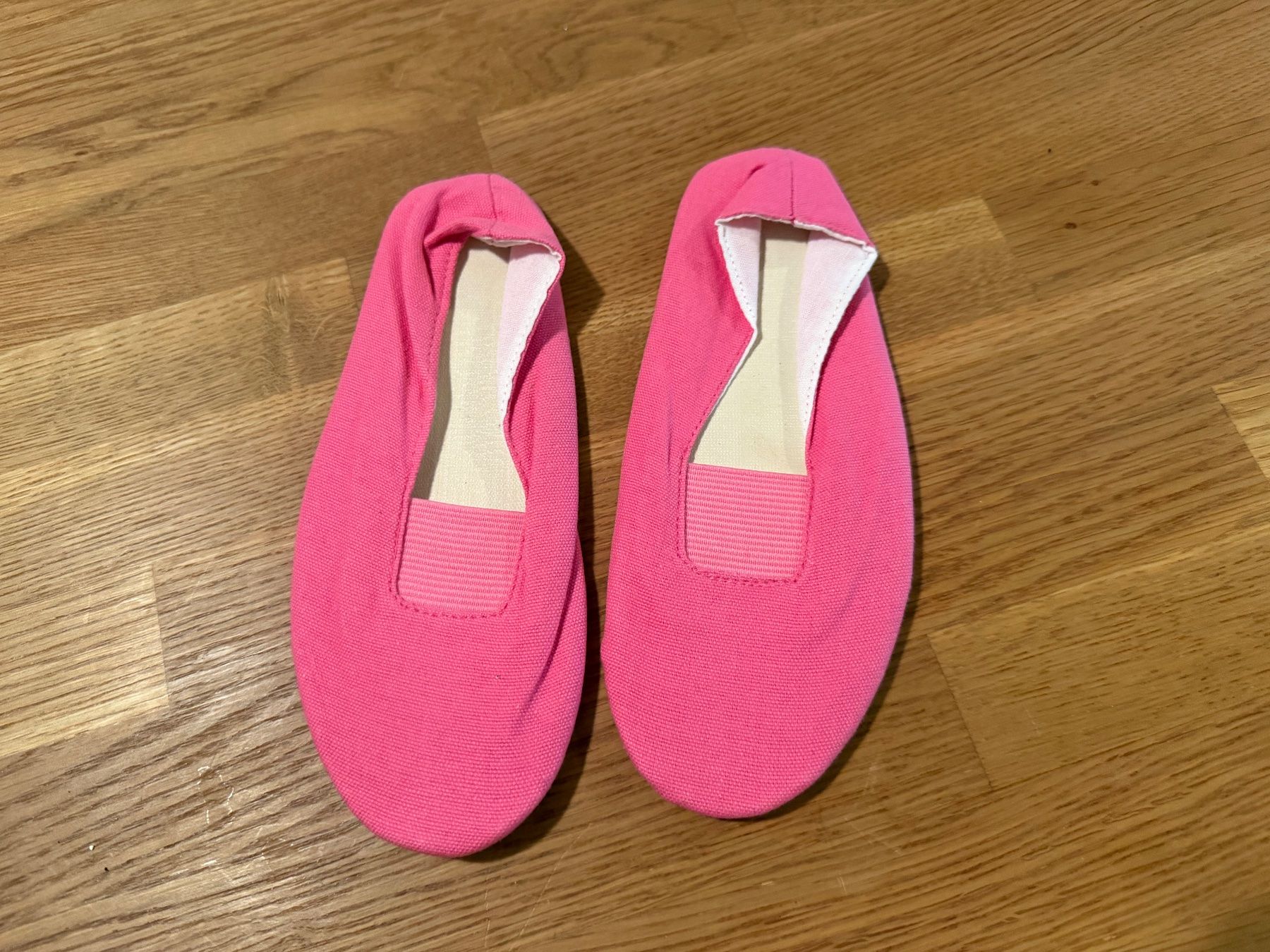 Scarpe per ragazze: Neue Hausschuhe Grösse 30 – Nuovo e nell'imballaggio originale da Bettlach venduto da Tradenet100