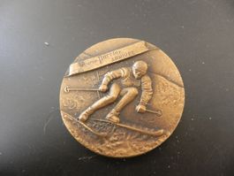 Alte Ski Medaille Source Perrier La Vue-des-Alpes Suisse