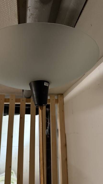 Lampade: Hohe Lampe für indirekte Beleuchtung – Usato da Zürich venduto da grifoun 1