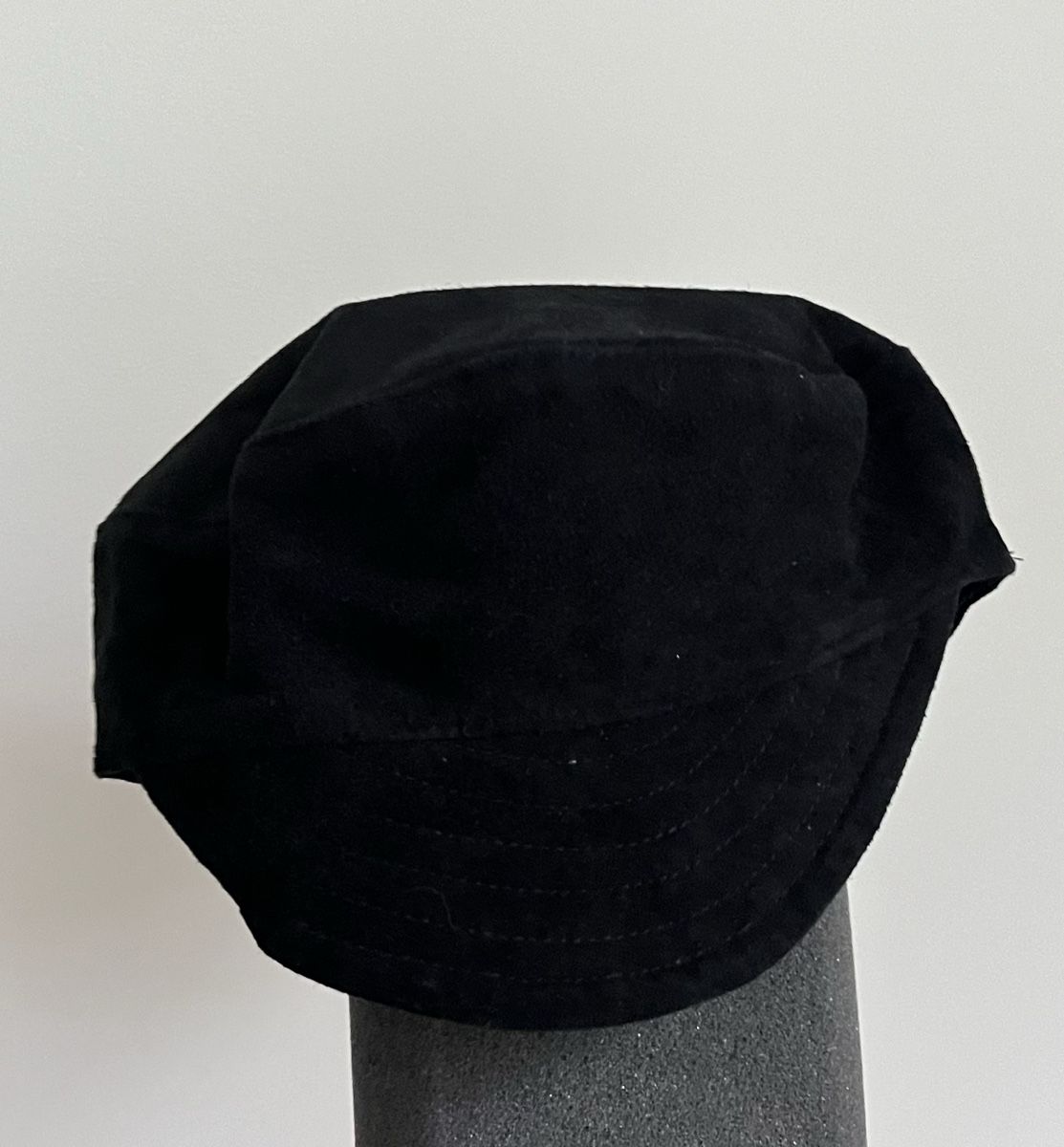 Copricapi, berretti & cappellini: Kappe Samtleder Gr.55-57 – Nuovo (secondo la descrizione) da Stäfa venduto da Exclusive0 1