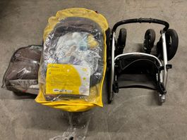 Gut erhaltener Kinderwagen mit Stillkissen und Fussack