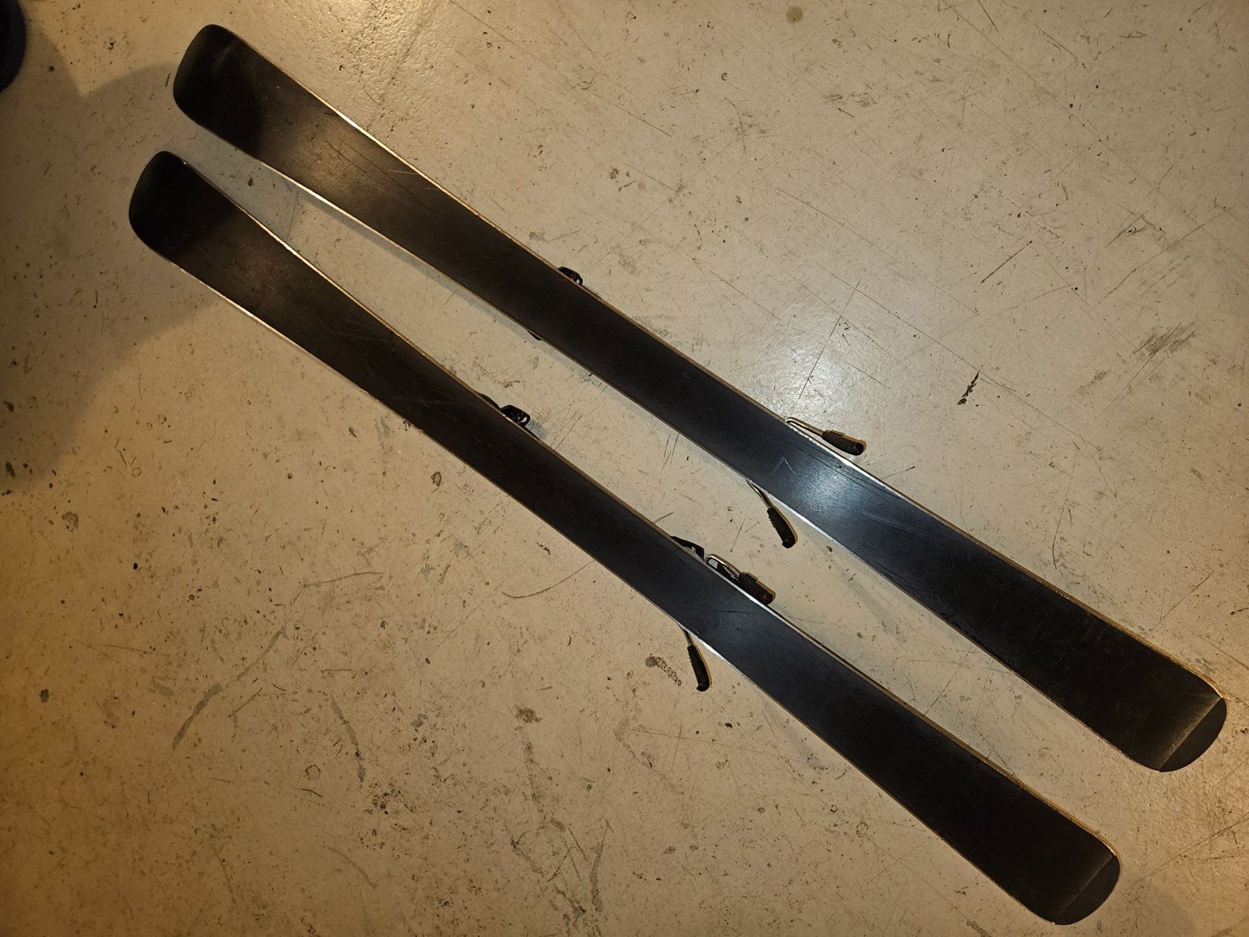 Elan Skis: Elan Curving Ski 130cm – Gebraucht aus St. Gallen von giova3 2