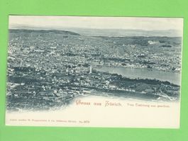 Zürich vom Uetliberg aus gesehen.