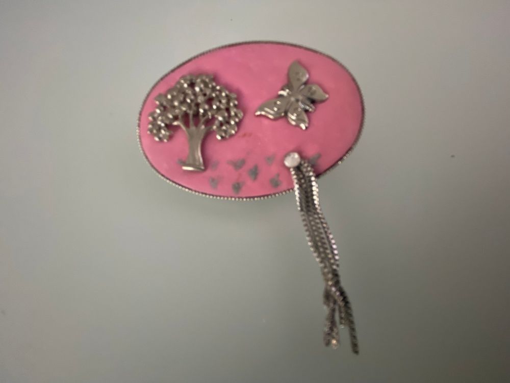 Brosche mit Anstecknadel - rosa mit Baum und Schmetterling | Kaufen auf ...