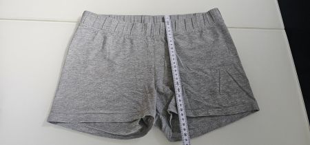 Sommer-Shorts, grau, Gr. M - Bequem und Top Zustand!