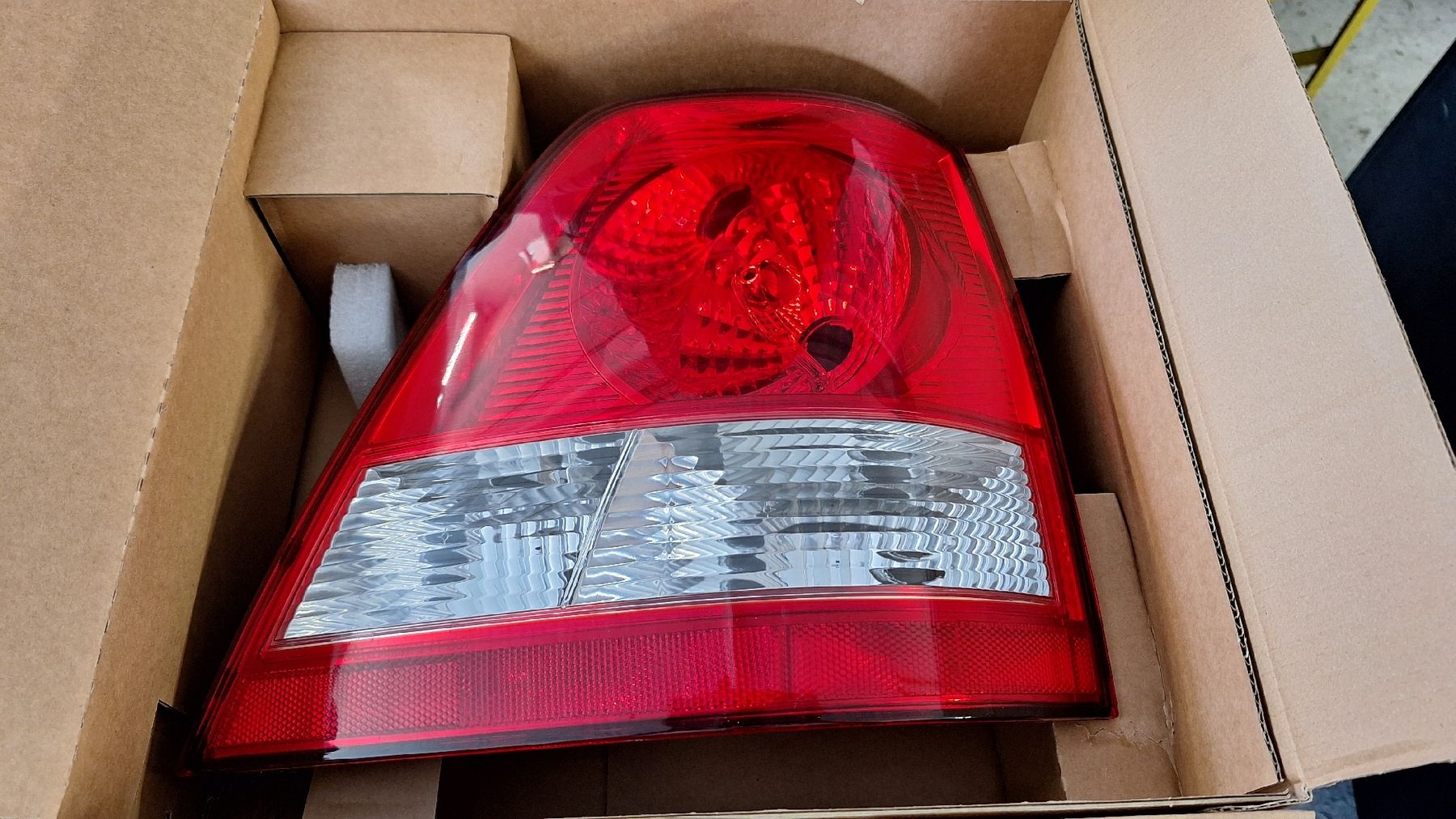 Alle Autoersatzteile: Rückleuchte rechts zu Kia Sorento – Neu und originalverpackt aus Konolfingen von borkenkaefer91