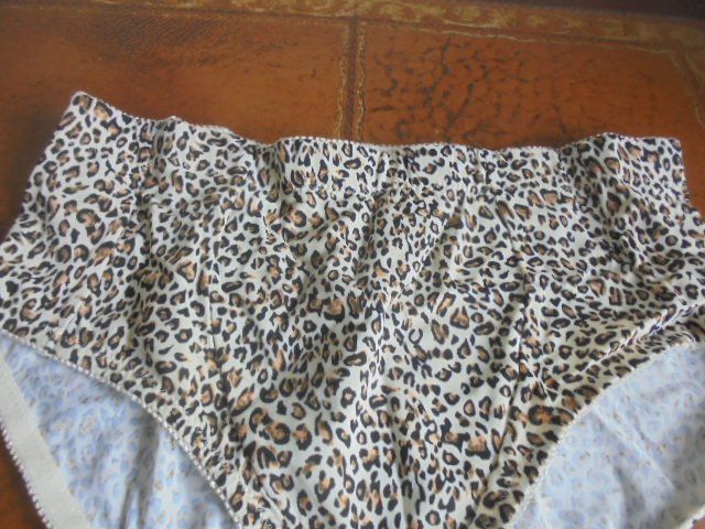 Altra biancheria intima: Slip Leo-Print Gr. 40/42 NEU – Nuovo (secondo la descrizione) da Hinwil venduto da Glasperlen 2