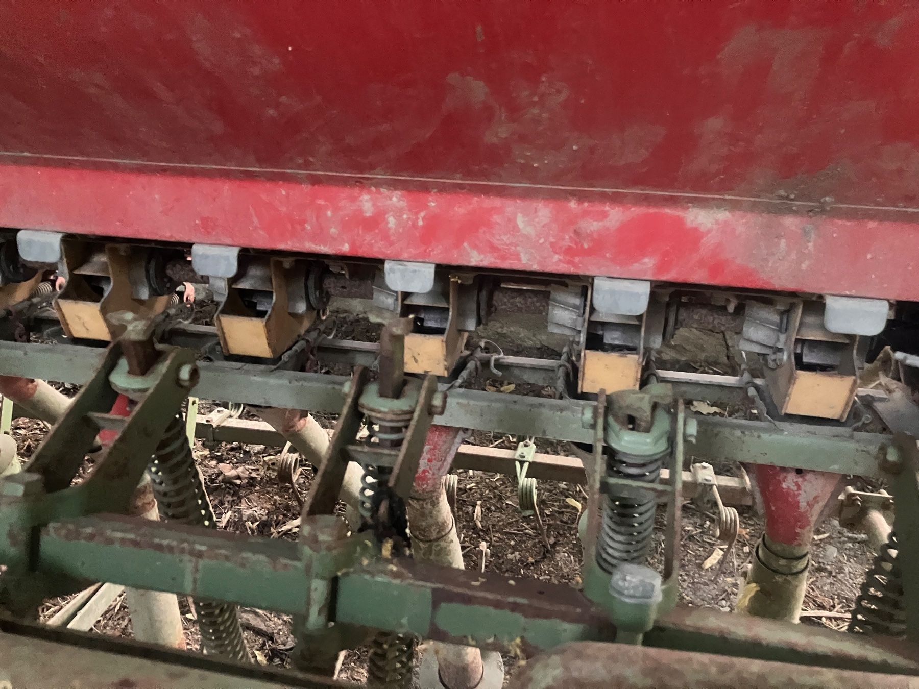 Nodet Alle Maschinen: Nodet Sämaschine – Gebraucht aus Tumegl/Tomils von Oerlikon78 6