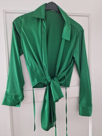 Grüne Bluse, Satin-Look, neuwertig, Grösse 38 M