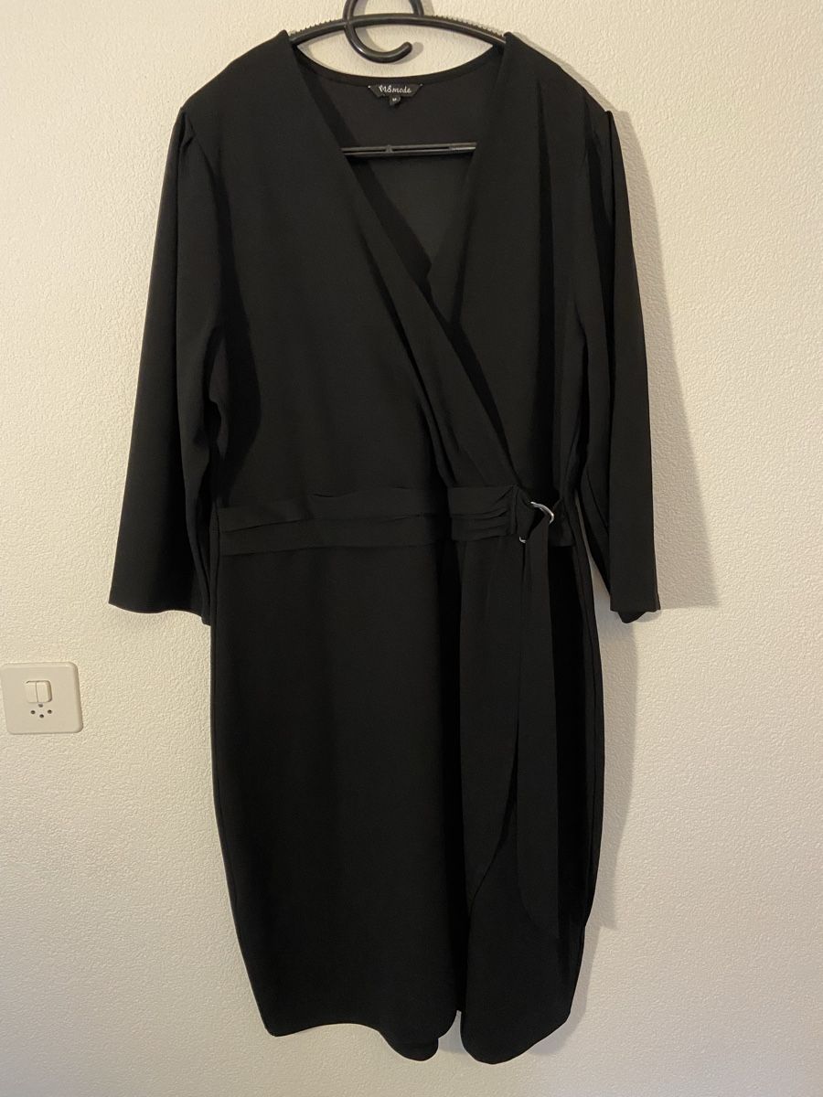 Kleider: Robe t.50 – Neu (gemäss Beschreibung) aus Berlens von aye_lf66
