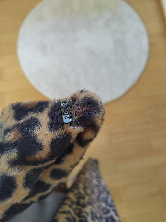Cappotti: Leoprint Fellimitat Mantel 40 – Usato da Solothurn venduto da Cloe888 1