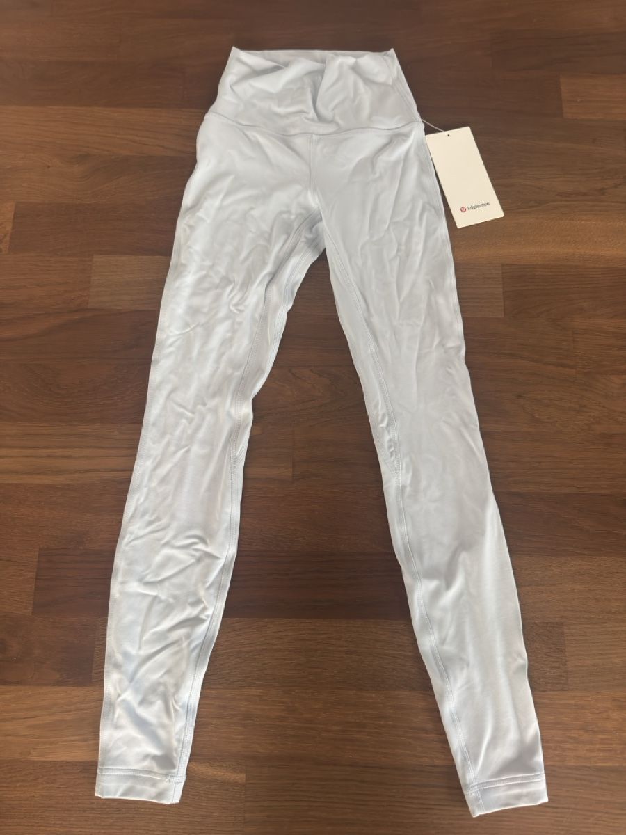 Lululemon Kleiderpakete: Lululemon set hellblau 28“ A/B – Neu und originalverpackt aus Zürich von CarouT 1