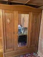 Kleiderschrank Antik
