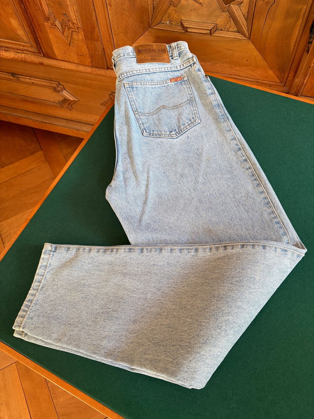 Jeans: VINTAGE NORWISS BASIC JEANS mit hoher Taille  Größe 44 – Usato da Interlaken venduto da Bona55 8