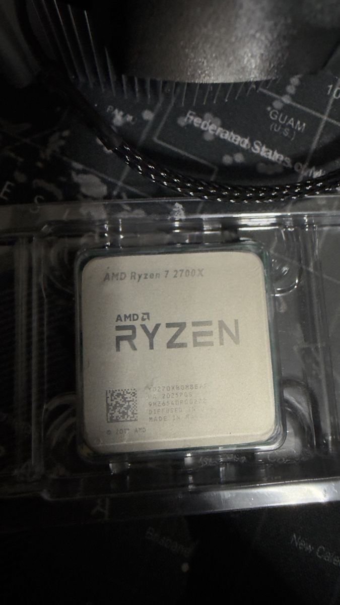 Amd Componenti elettronici: Ryzen 7 2700x + cooler amd – Usato da Nyon venduto da MUALight 1