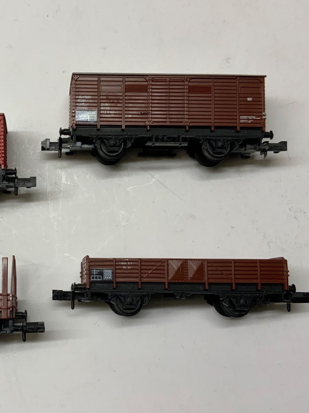 Fleischmann Modellini di ferrovie: 4 Stück, vesch. Güterwagen,  Spur N – Usato da Altnau venduto da mar_kfk2 9