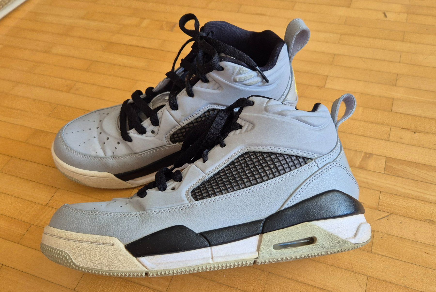 Jordan Herrenschuhe: Air Jordan Flight 9.5 Wolf Grey Black Yellow – Gebraucht aus Villars-sur-Glane von Verocac 1